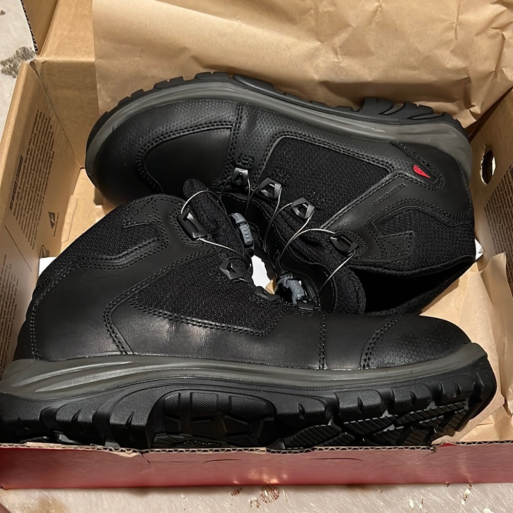 Men’s work boots/ waterproof/ Red wing shoes/ size 10D/ black